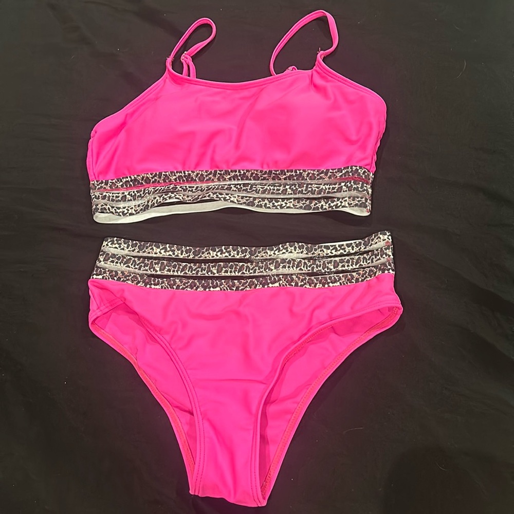 Hot pink swimsuit with cheetah
